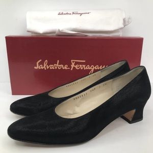 SALVATORE FERRAGAMO DUBLINO Pebble Suede Black Women's 7 AA Heels